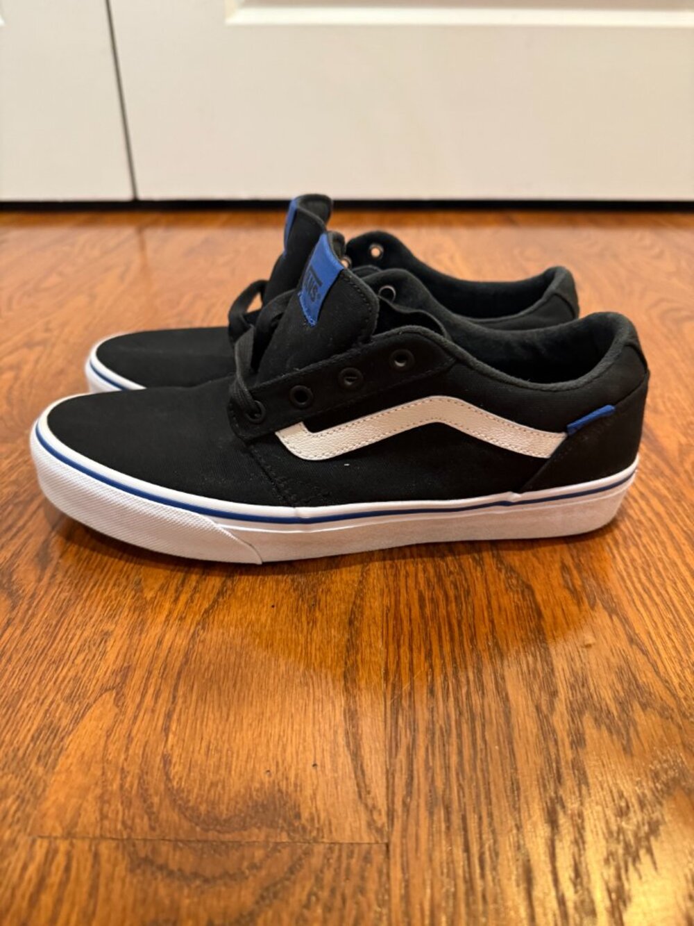 Vans Men’s 9.5 Black White Blue Sneakers NWOT